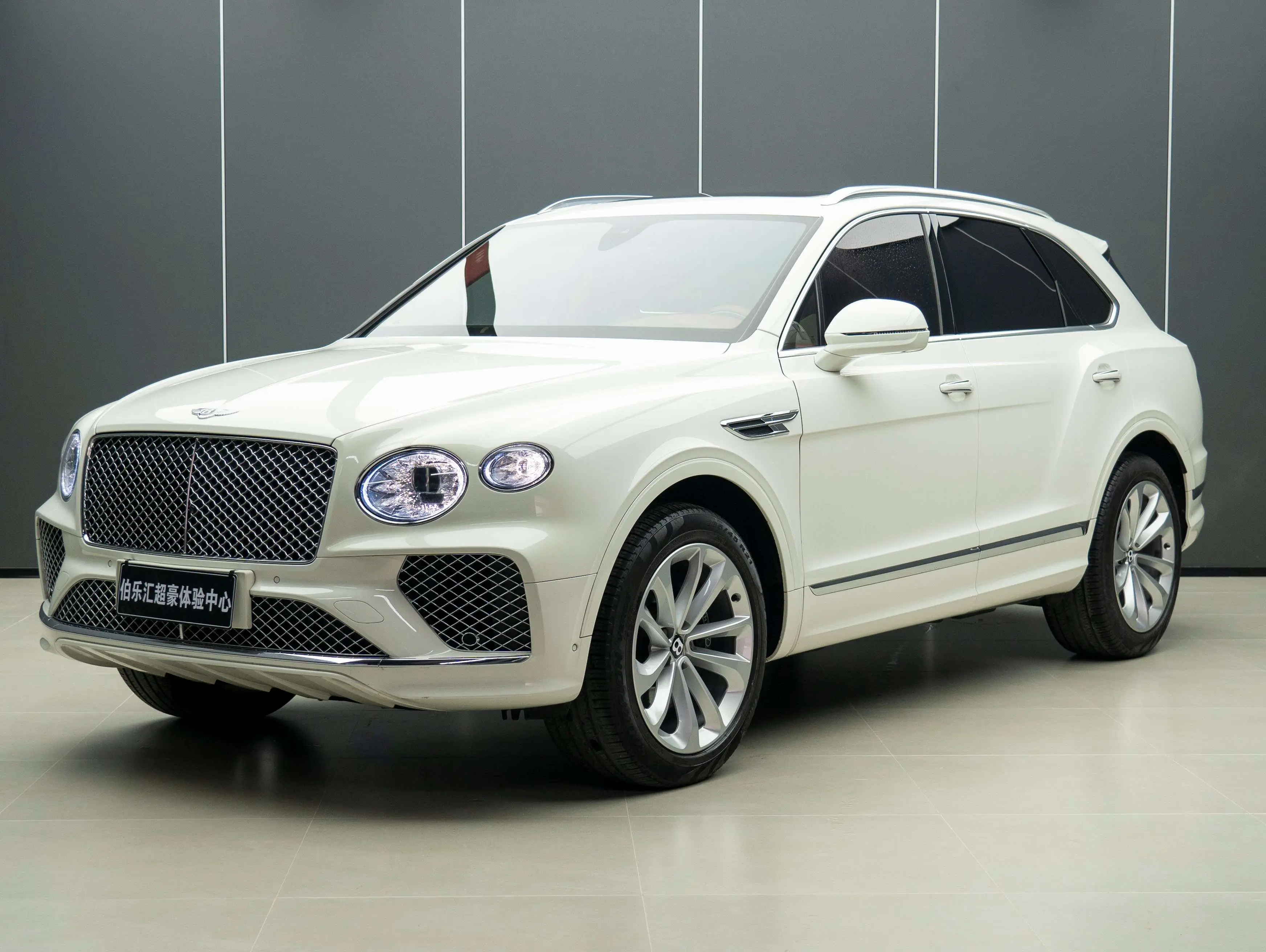 Bentley Bentayga  из Китая