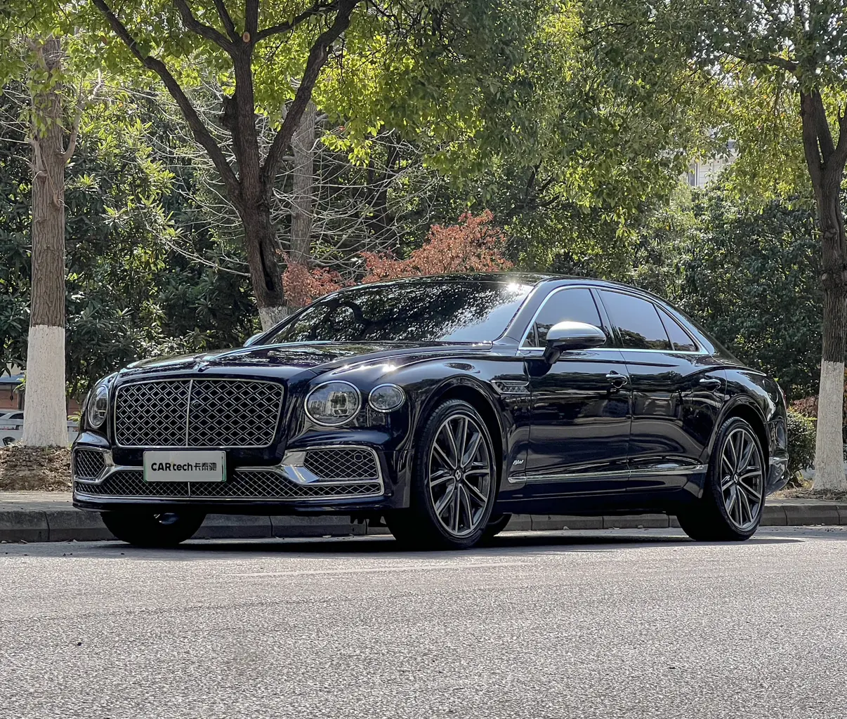 Bentley Flying Spur PHEV  из Китая
