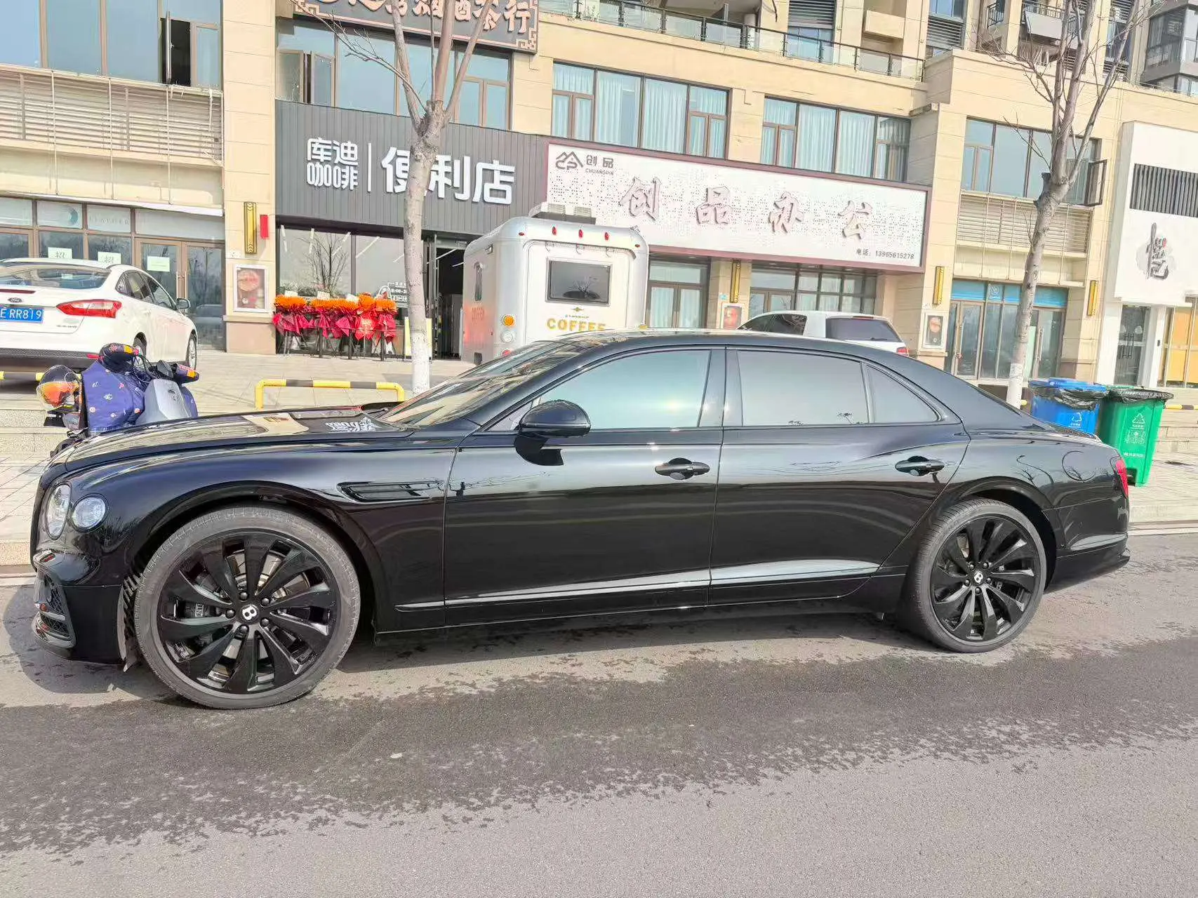 Bentley Flying Spur PHEV  из Китая