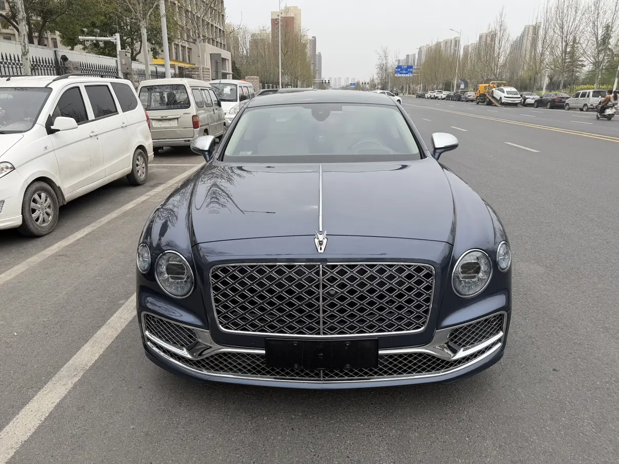 Bentley Flying Spur PHEV  из Китая