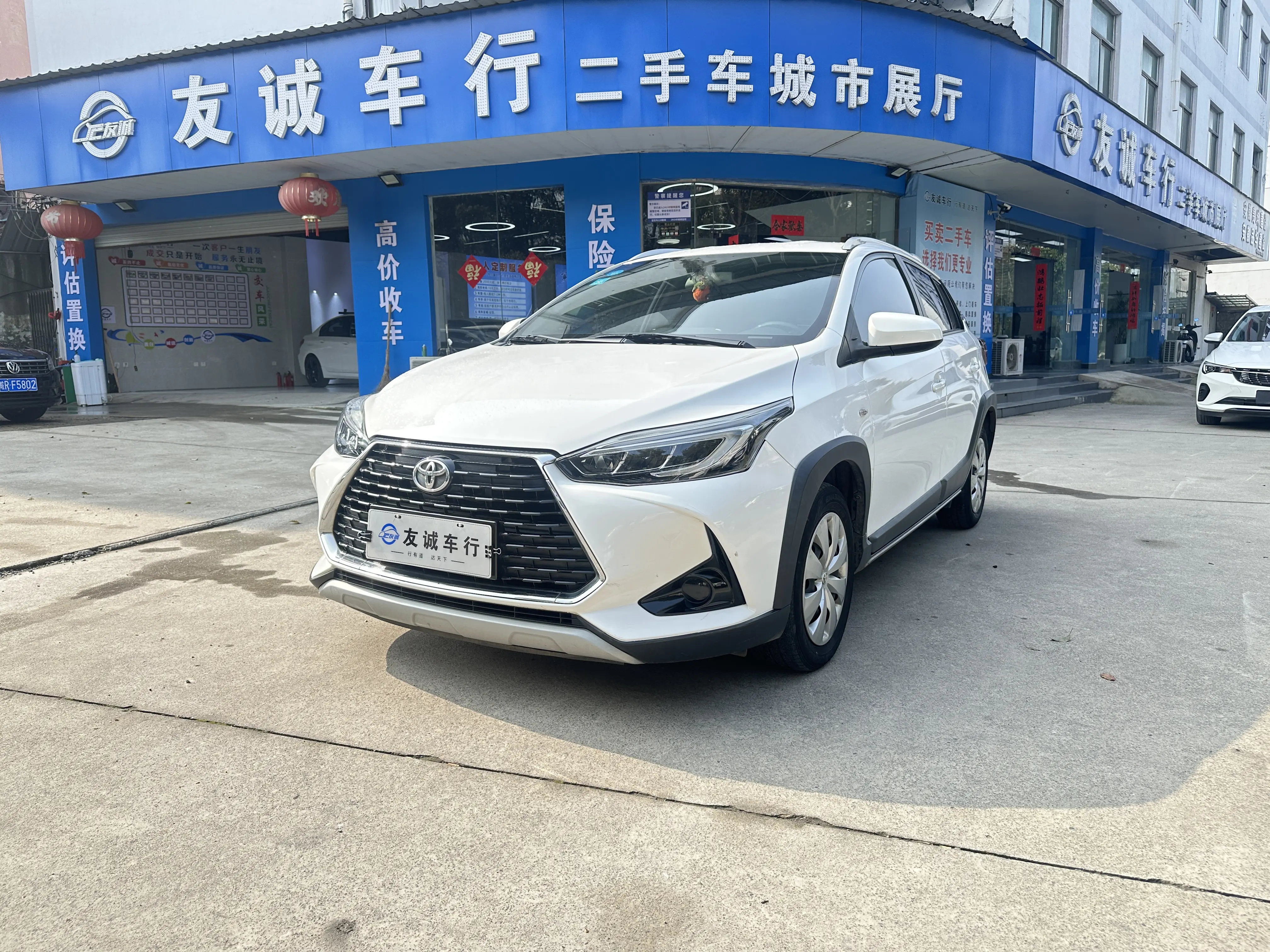 Toyota Yaris L  из Китая