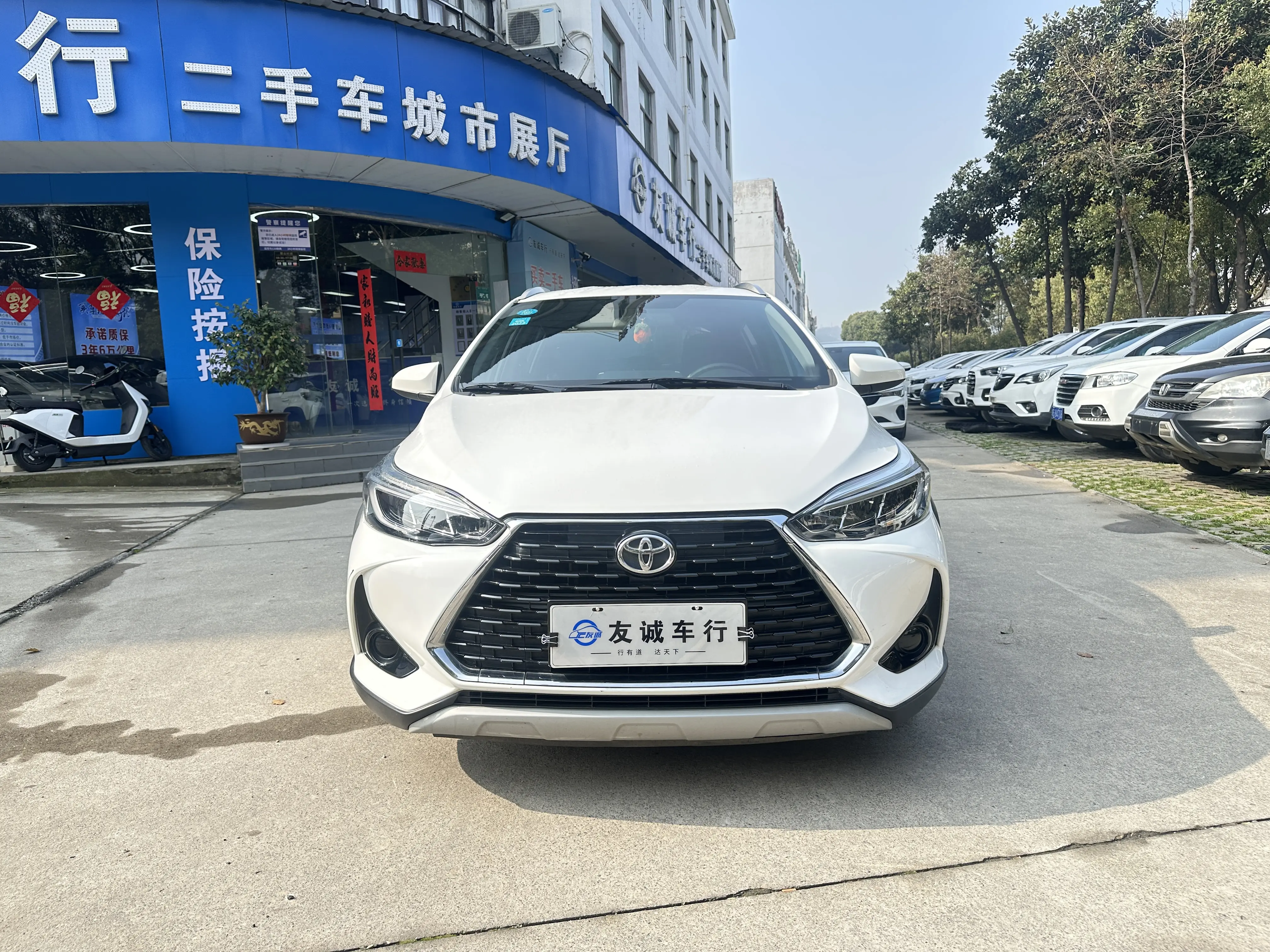 Toyota Yaris L  из Китая