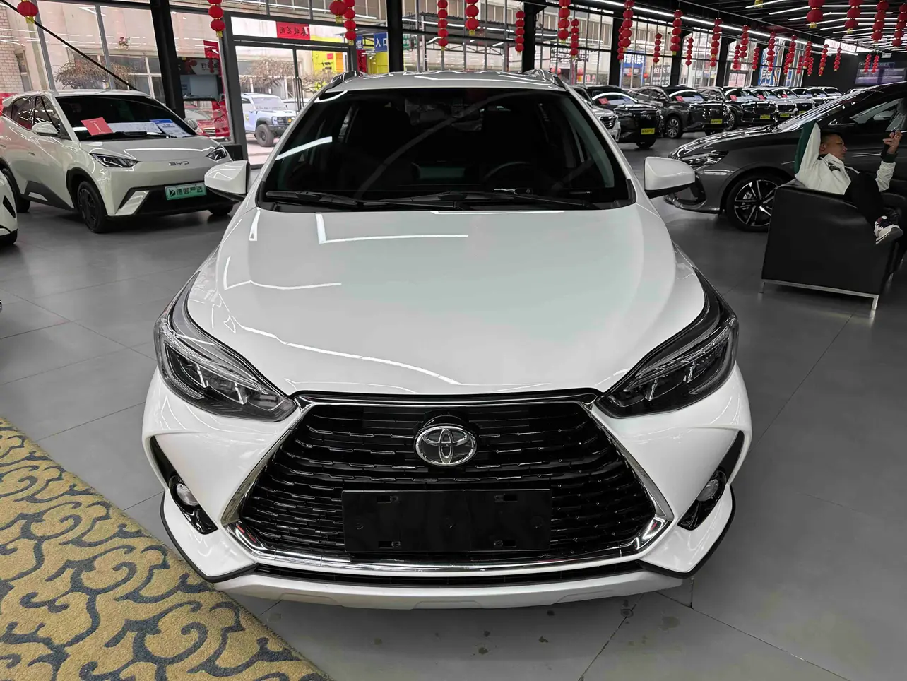 Toyota Yaris L  из Китая