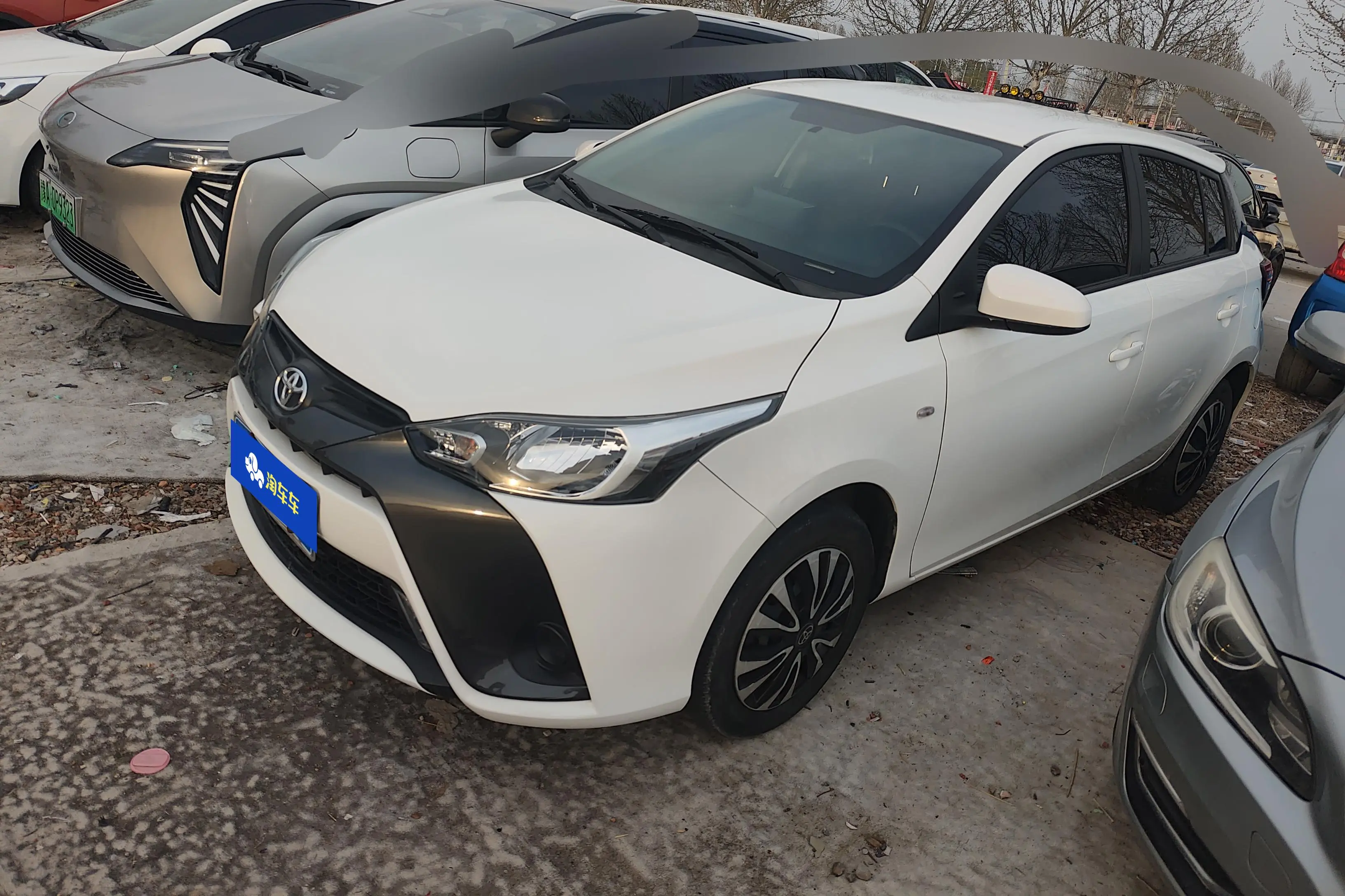 Toyota Yaris L  из Китая