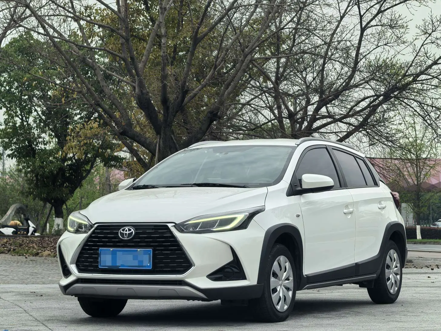 Toyota Yaris L  из Китая