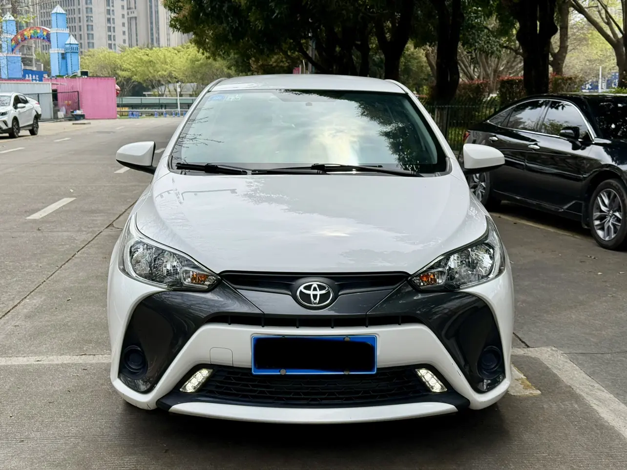 Toyota Yaris L  из Китая