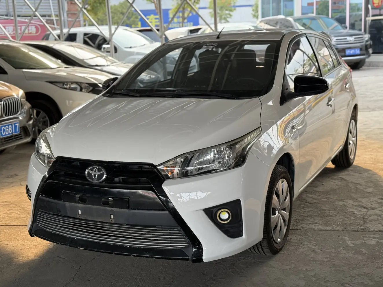 Toyota Yaris L  из Китая