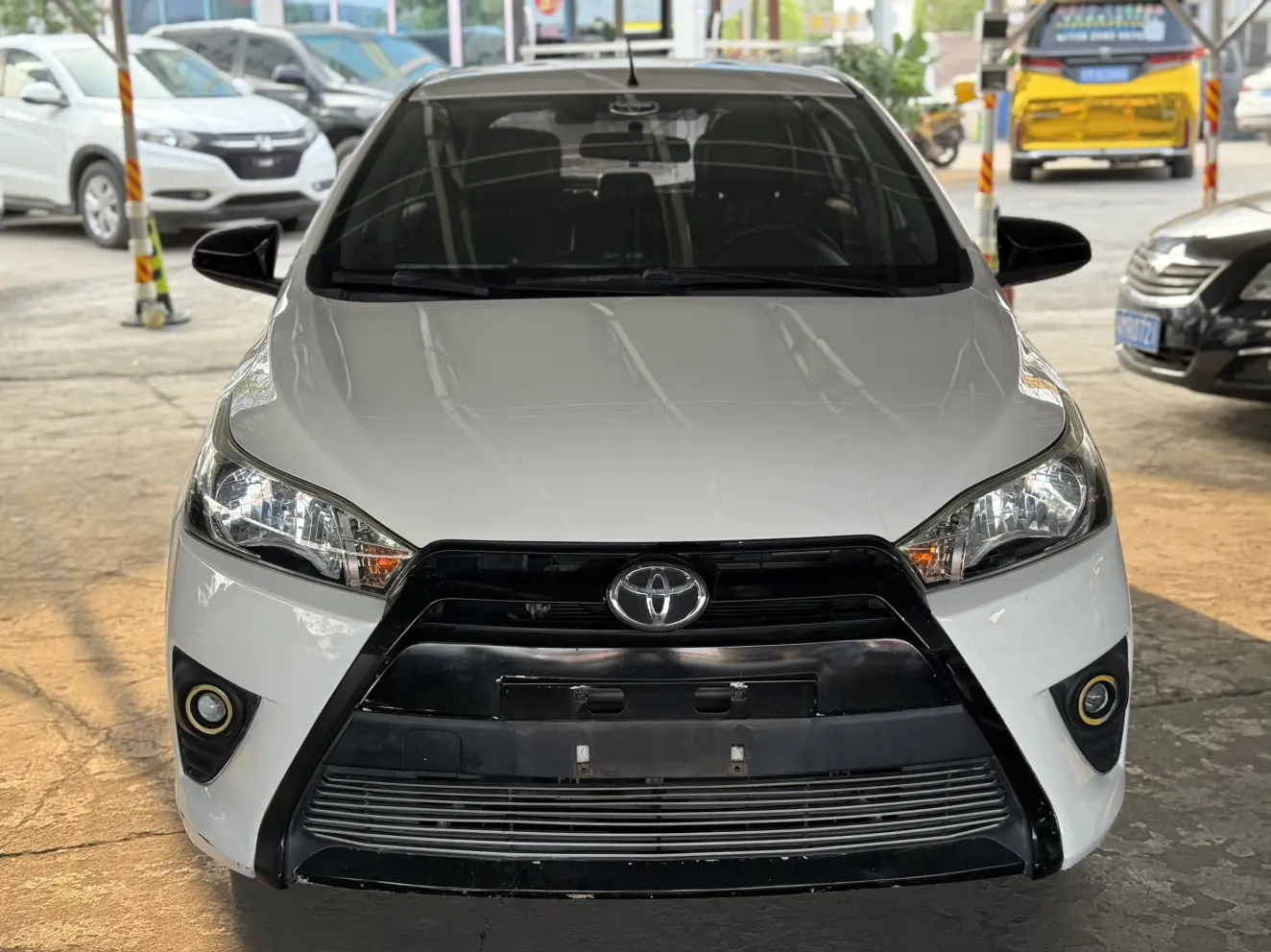 Toyota Yaris L  из Китая