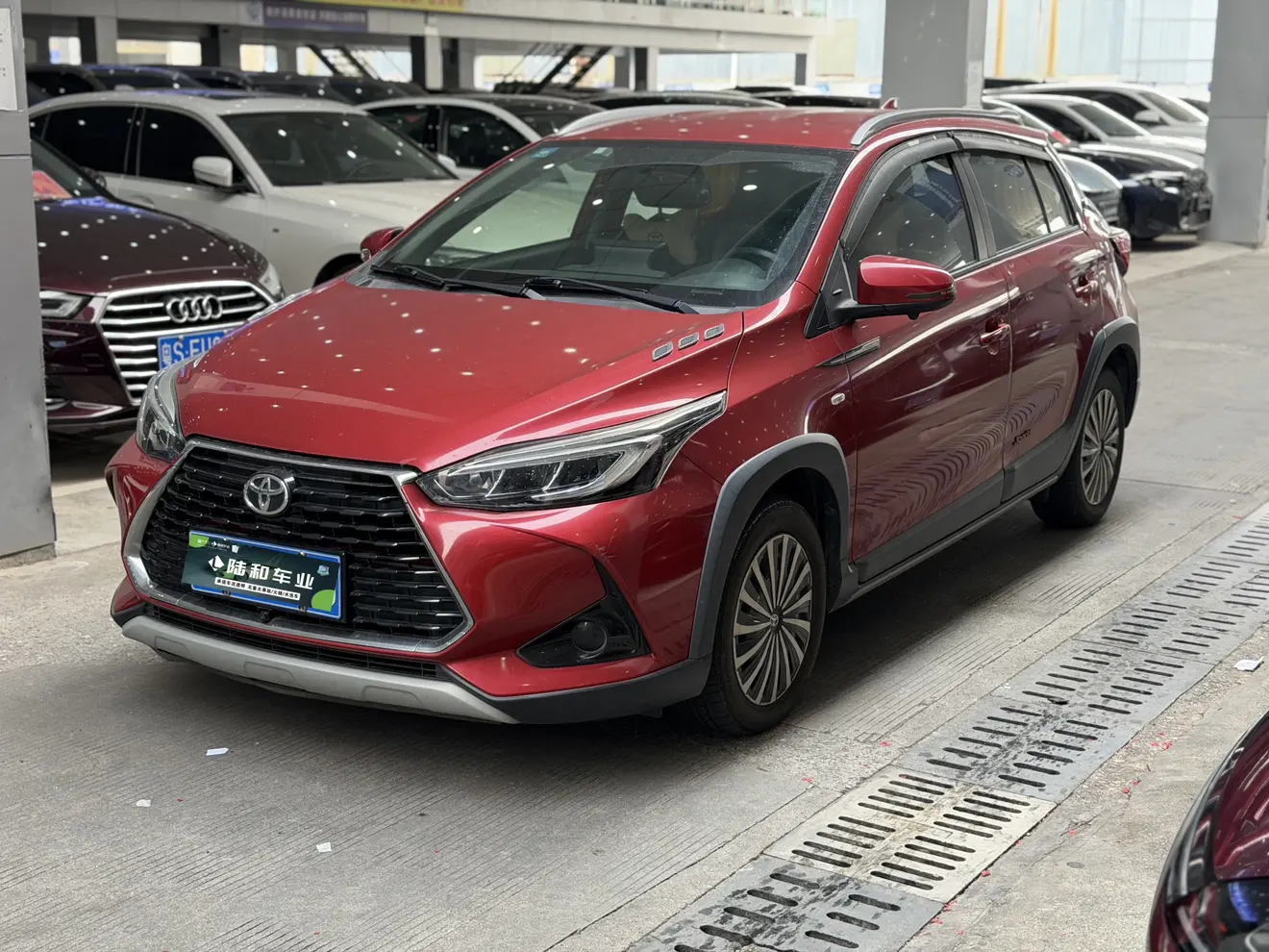 Toyota Yaris L  из Китая