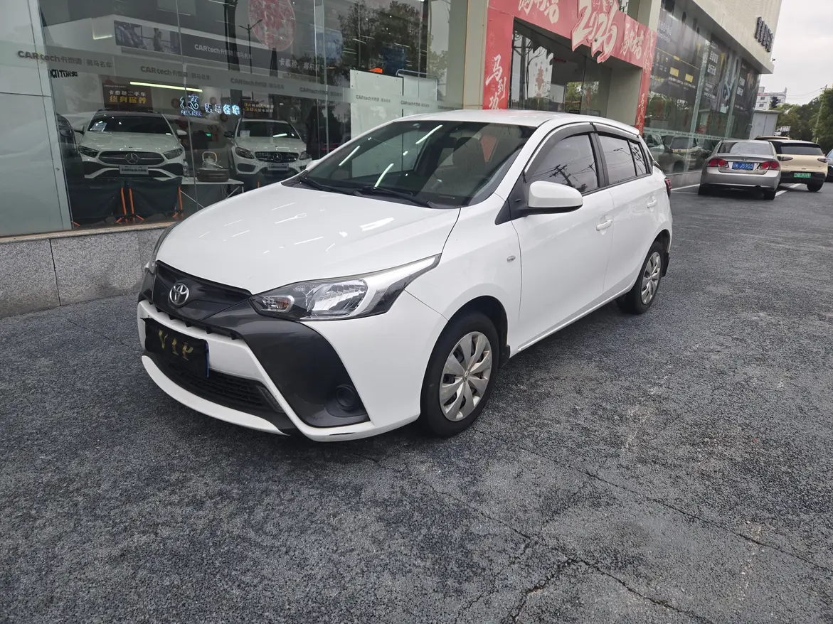 Toyota Yaris L  из Китая