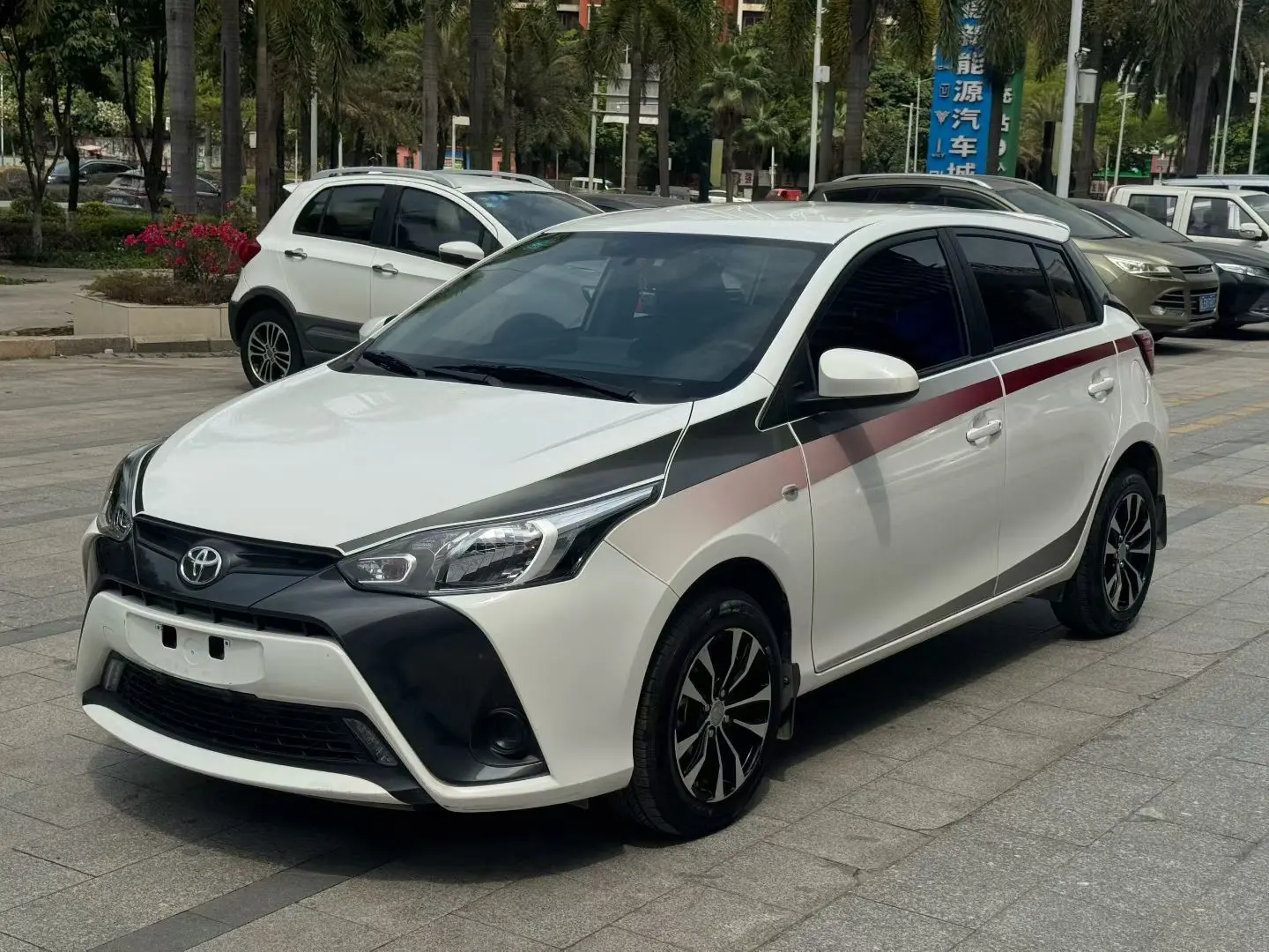 Toyota Yaris L  из Китая