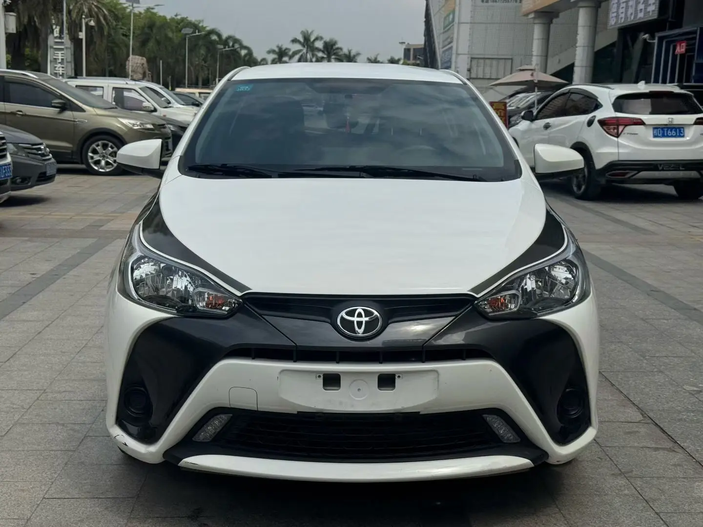 Toyota Yaris L  из Китая
