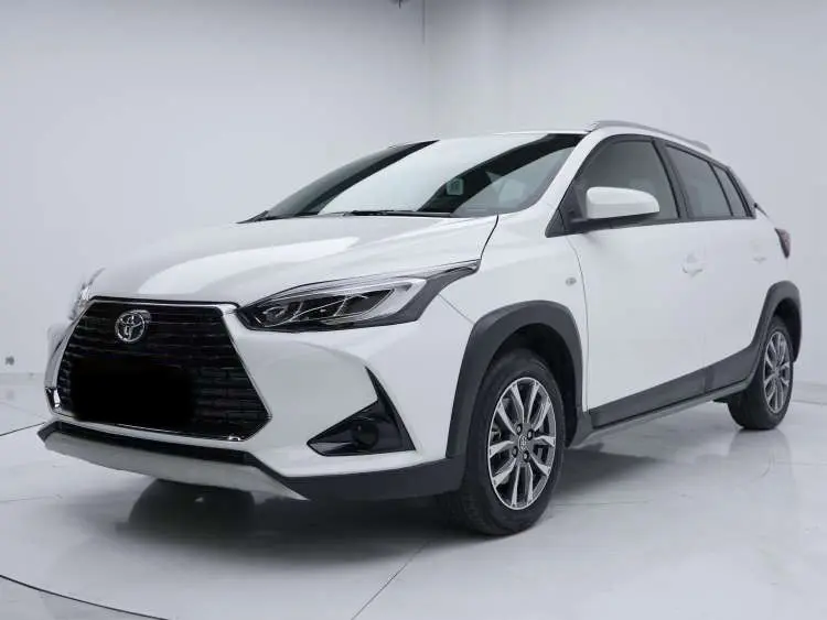 Toyota Yaris L  из Китая