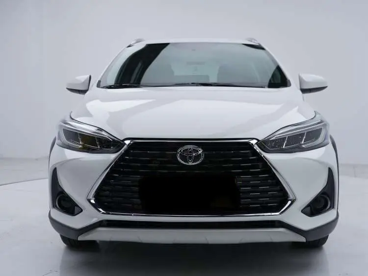 Toyota Yaris L  из Китая