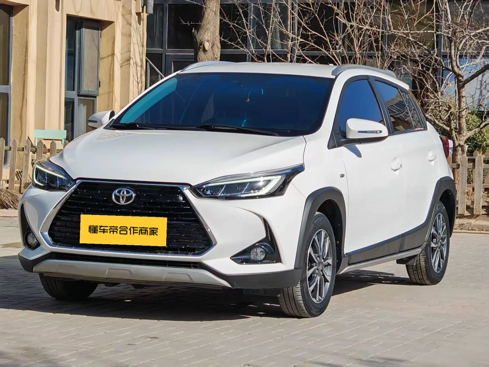 Toyota Yaris L  из Китая