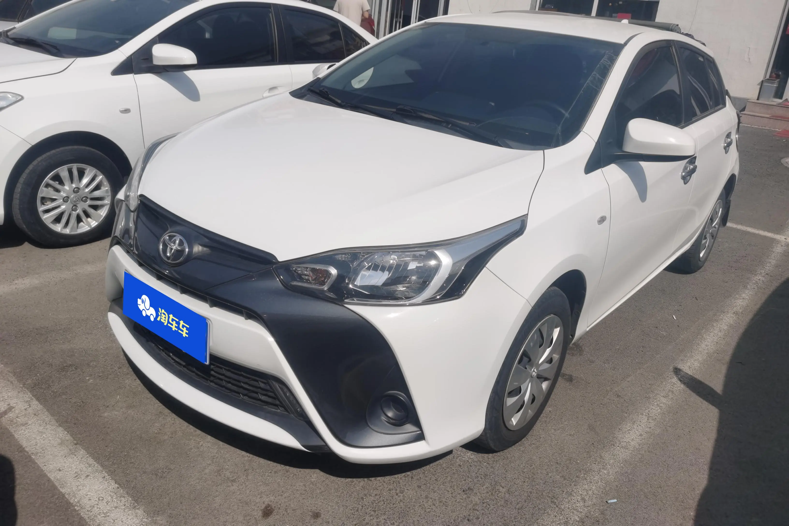 Toyota Yaris L  из Китая