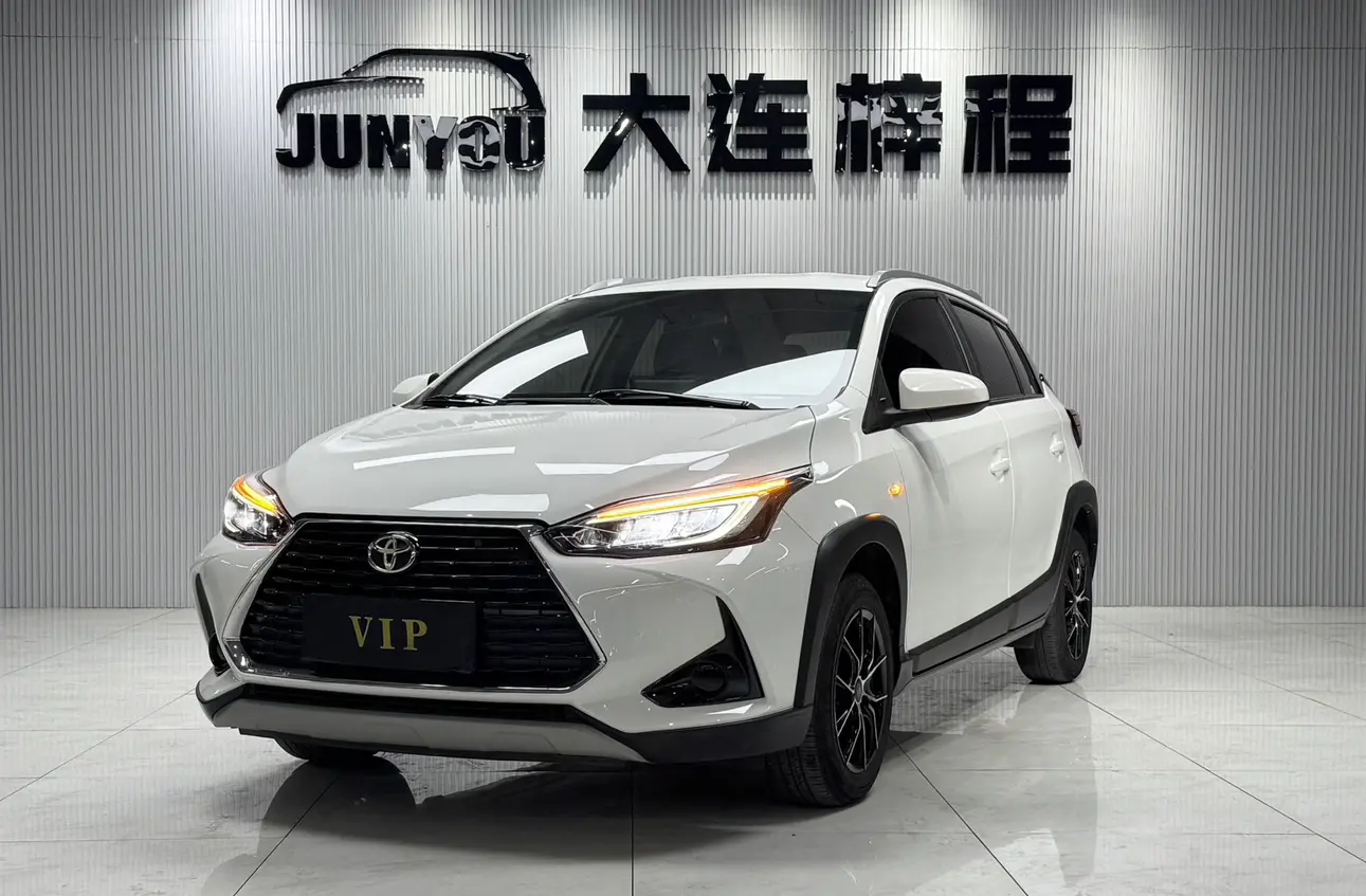 Toyota Yaris L  из Китая