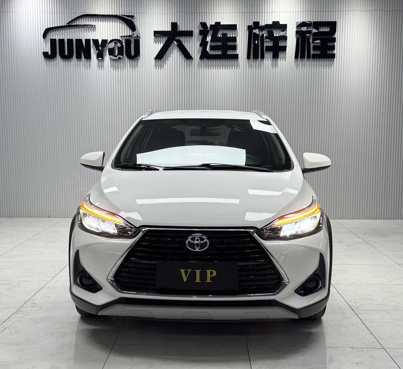 Toyota Yaris L  из Китая