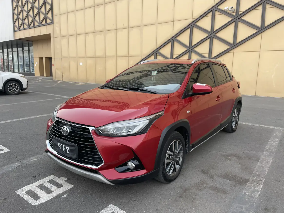 Toyota Yaris L  из Китая