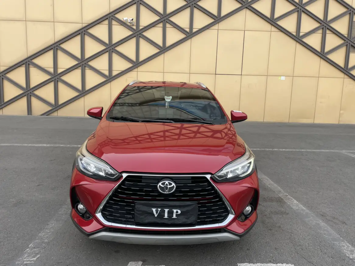 Toyota Yaris L  из Китая