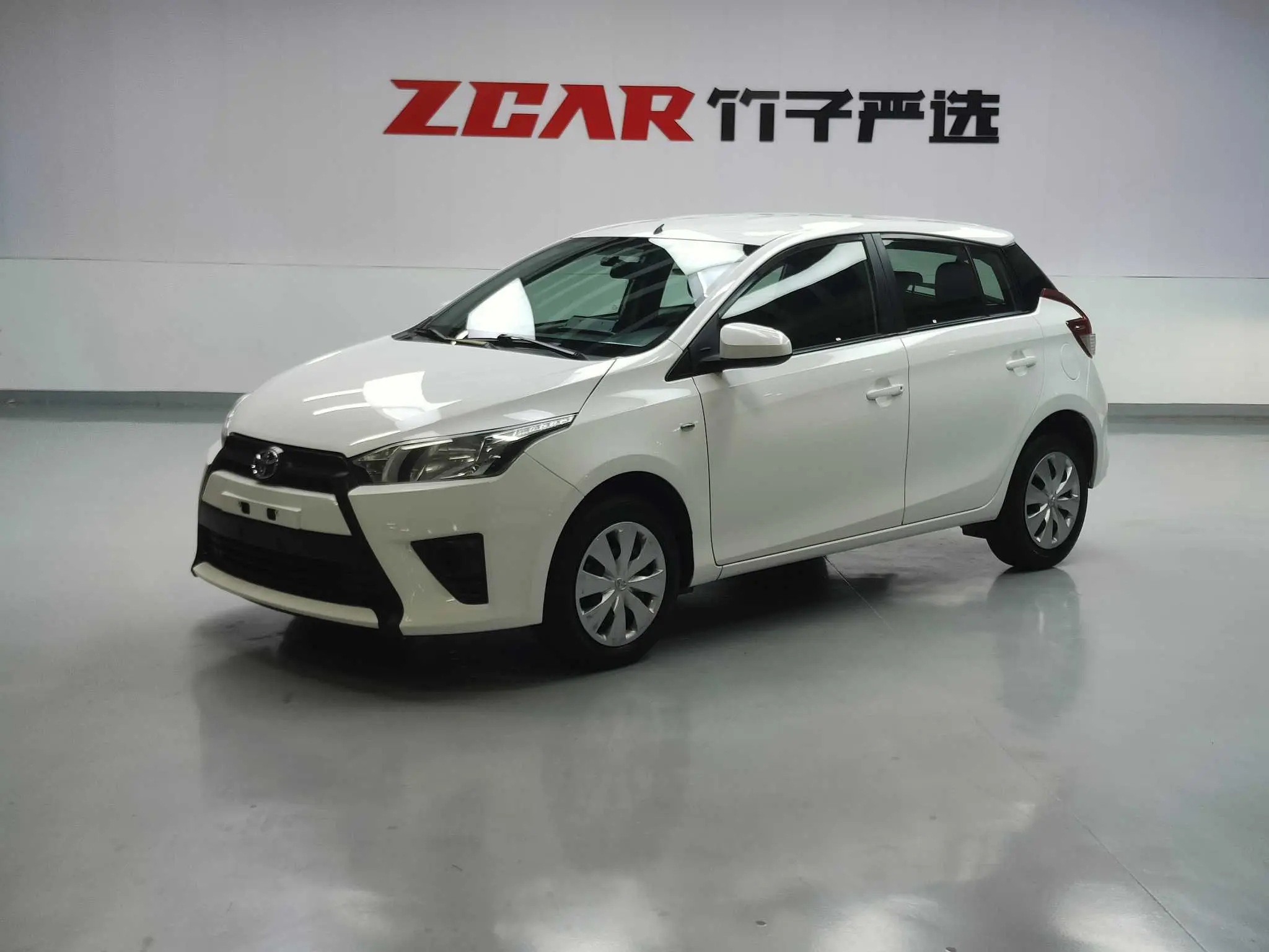 Toyota Yaris L  из Китая