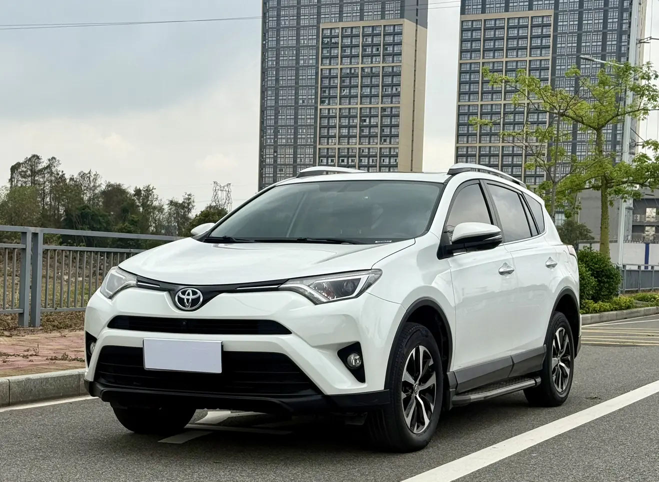 Toyota RAV4  из Китая