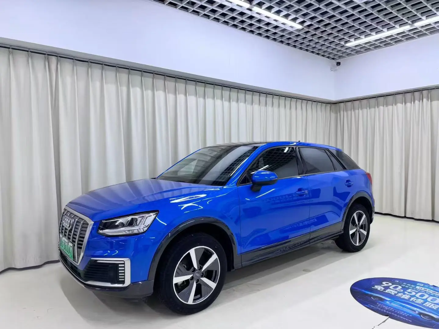 Audi Q2L e-tron  из Китая