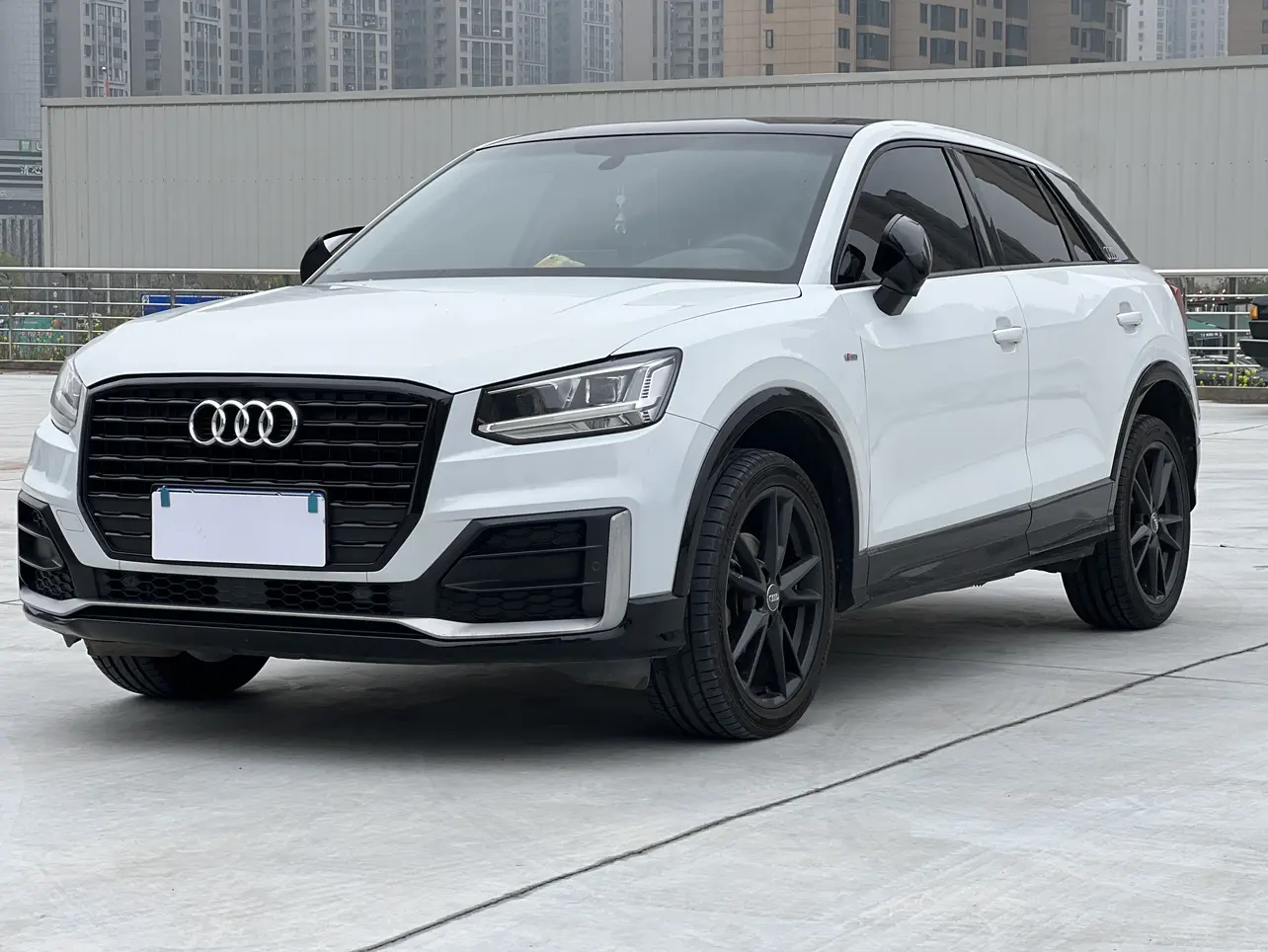 Audi Q2L