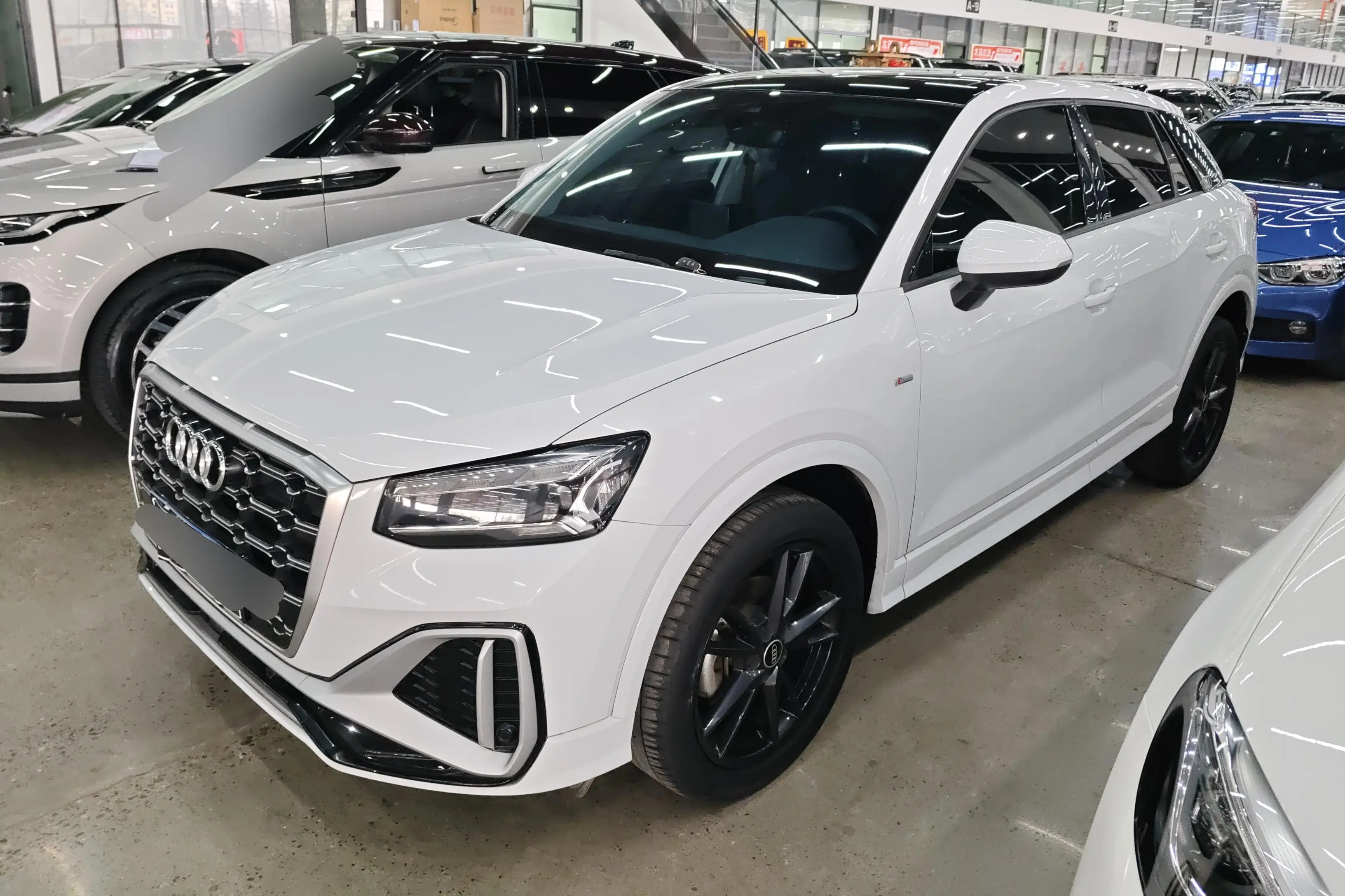 Audi Q2L