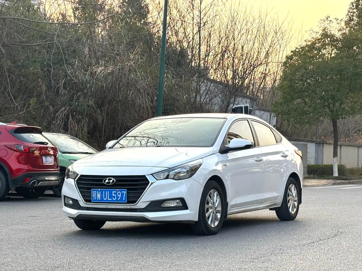 Hyundai Accept