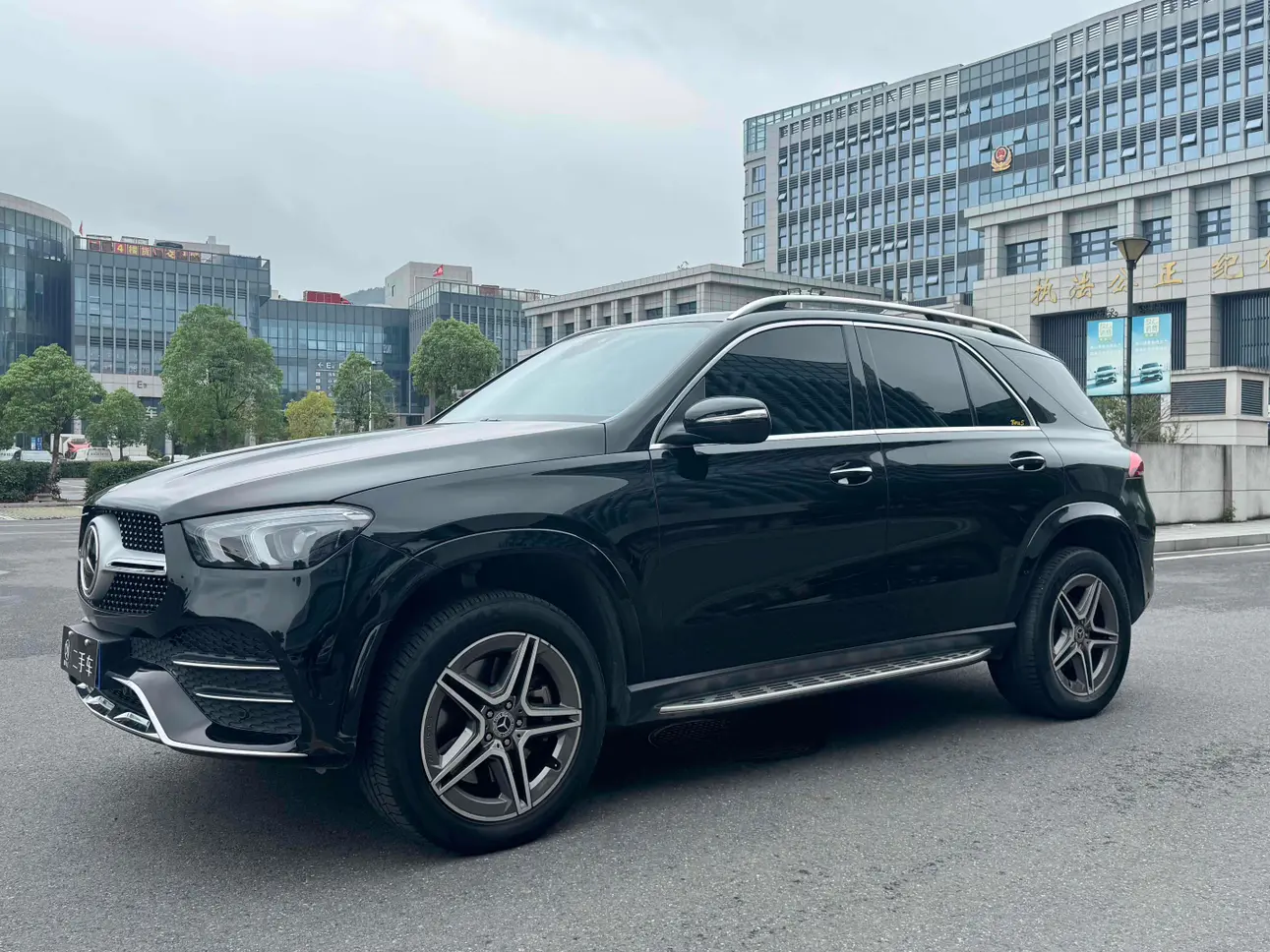 Mercedes-Benz GLE (Imported)
