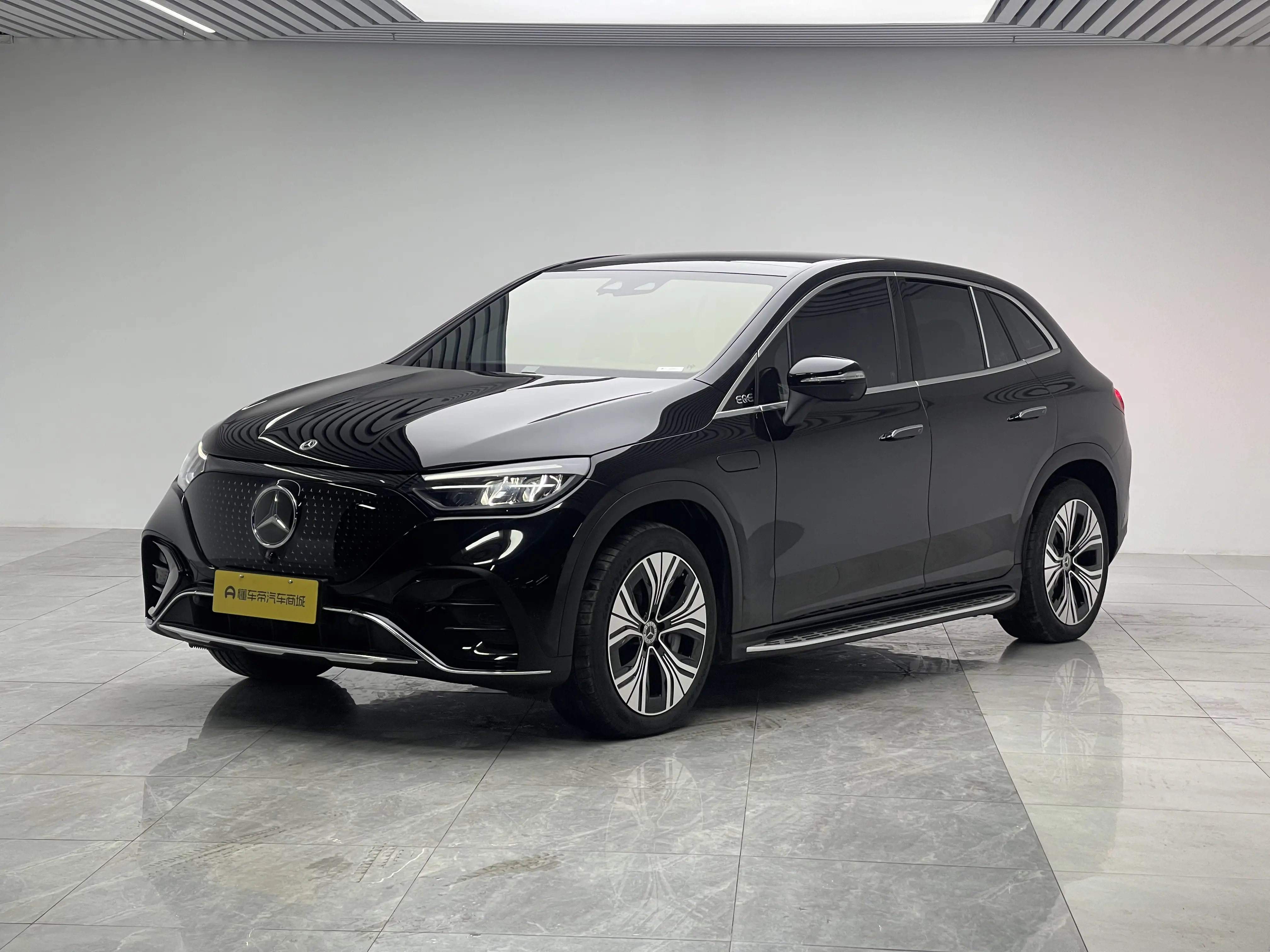 Mercedes-Benz EQE SUV