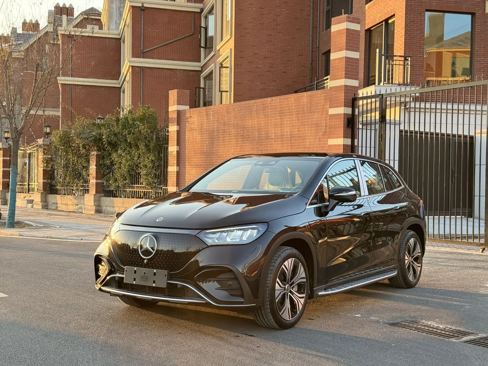 Mercedes-Benz EQE SUV