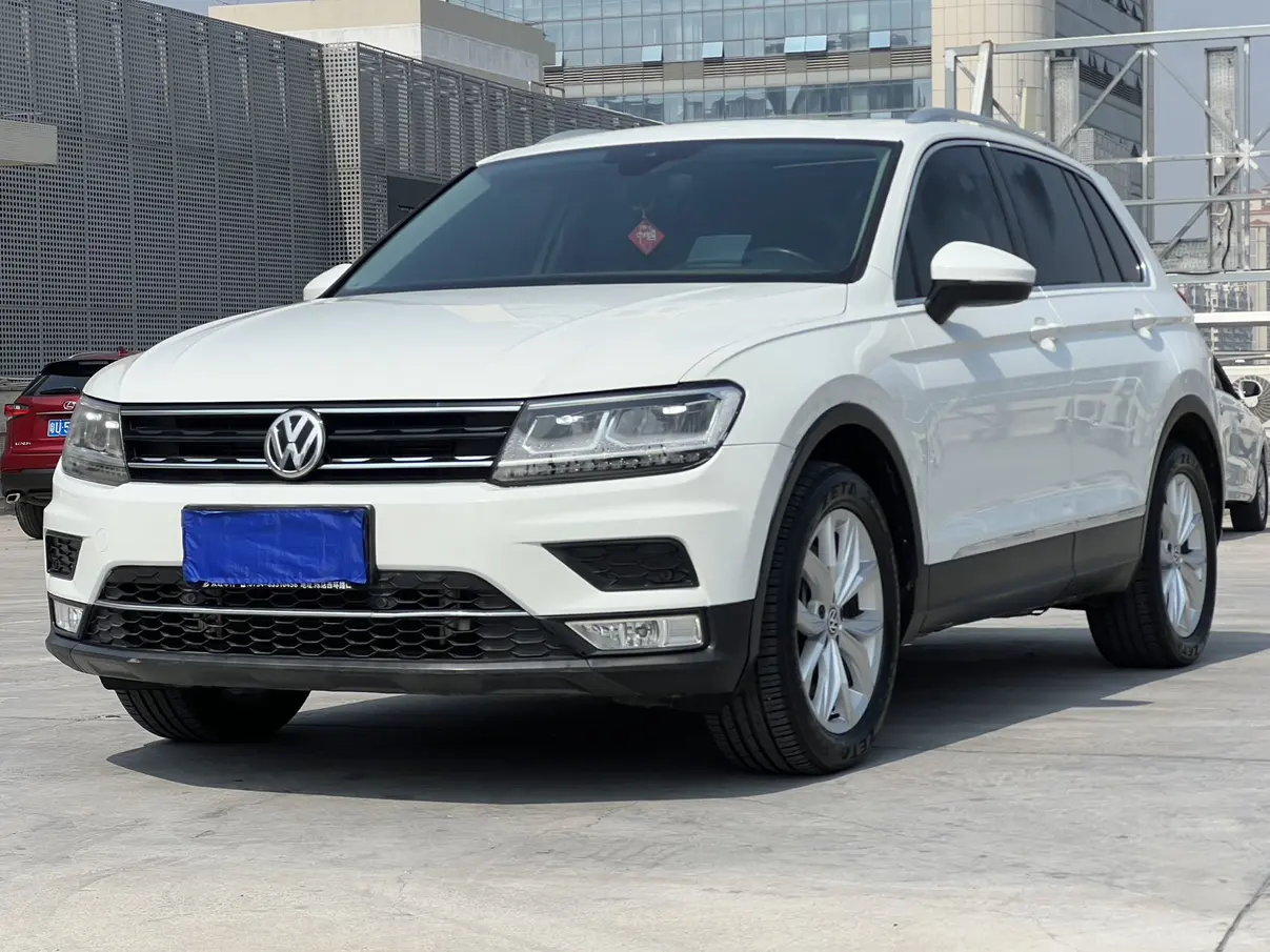 Volkswagen Tiguan (Tharu)