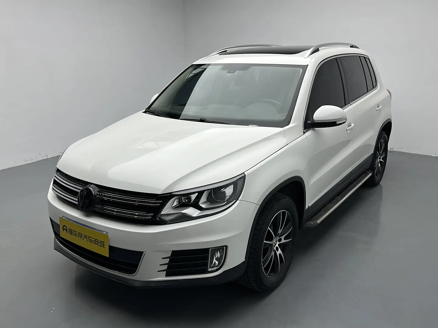Volkswagen Tiguan (Tharu)