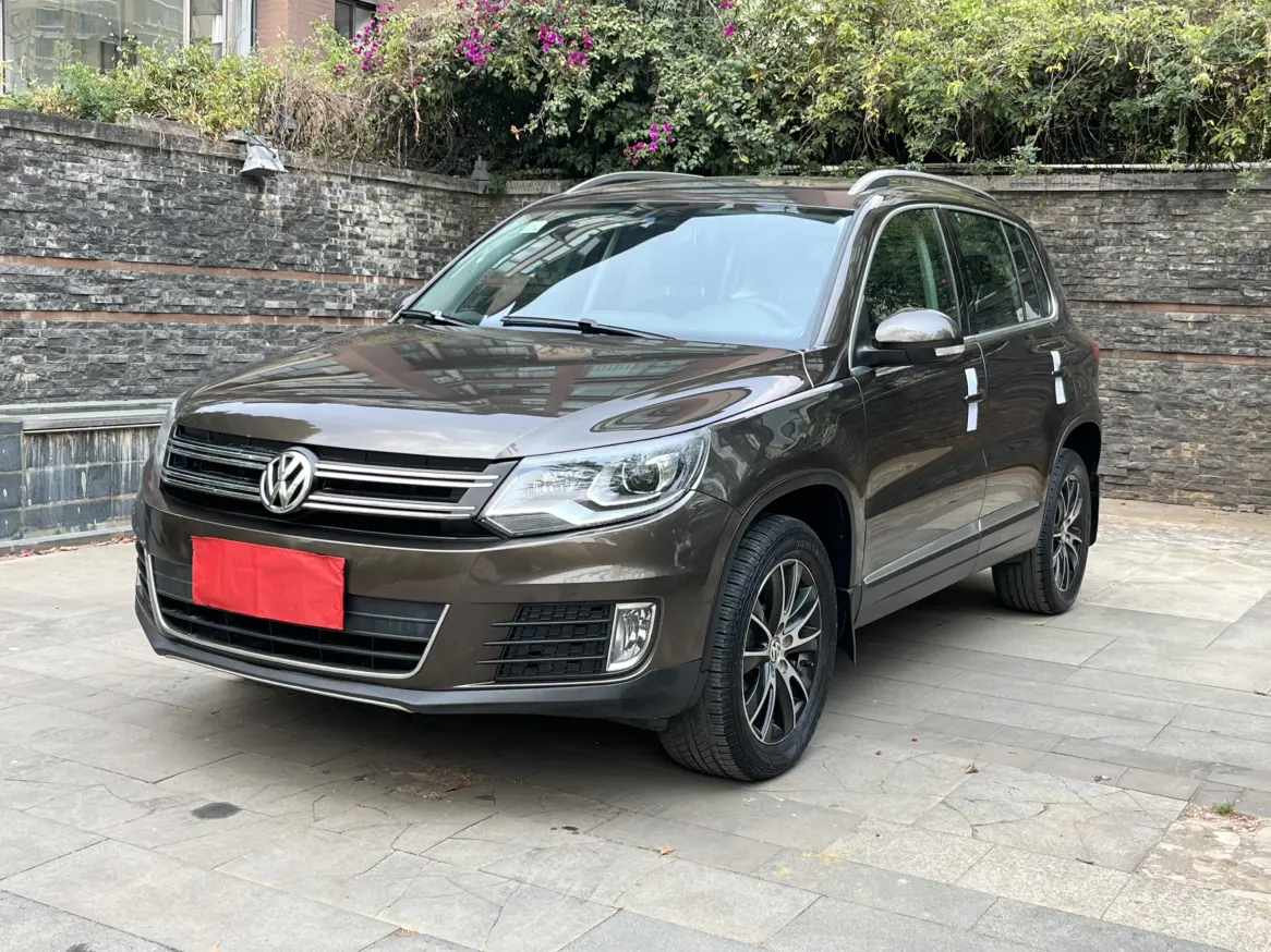 Volkswagen Tiguan (Tharu)