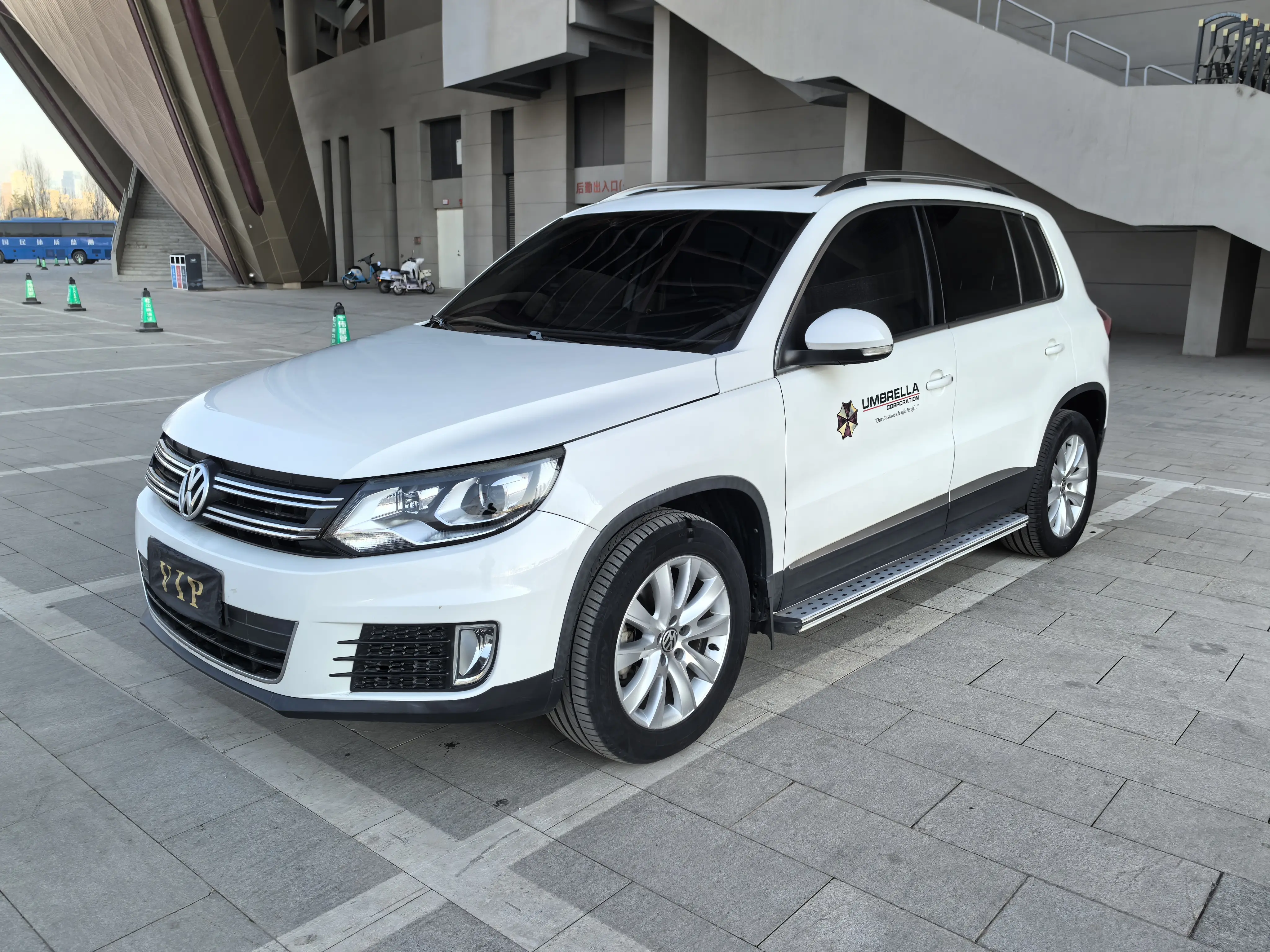 Volkswagen Tiguan (Tharu)