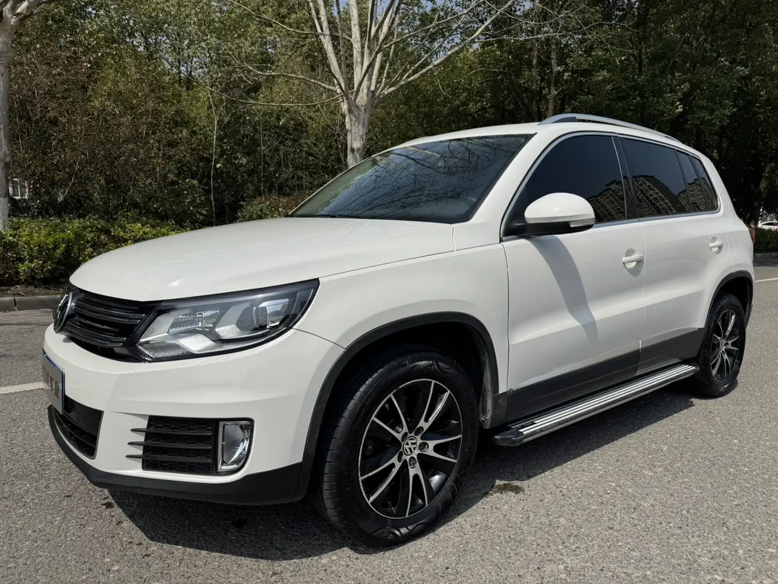Volkswagen Tiguan (Tharu)