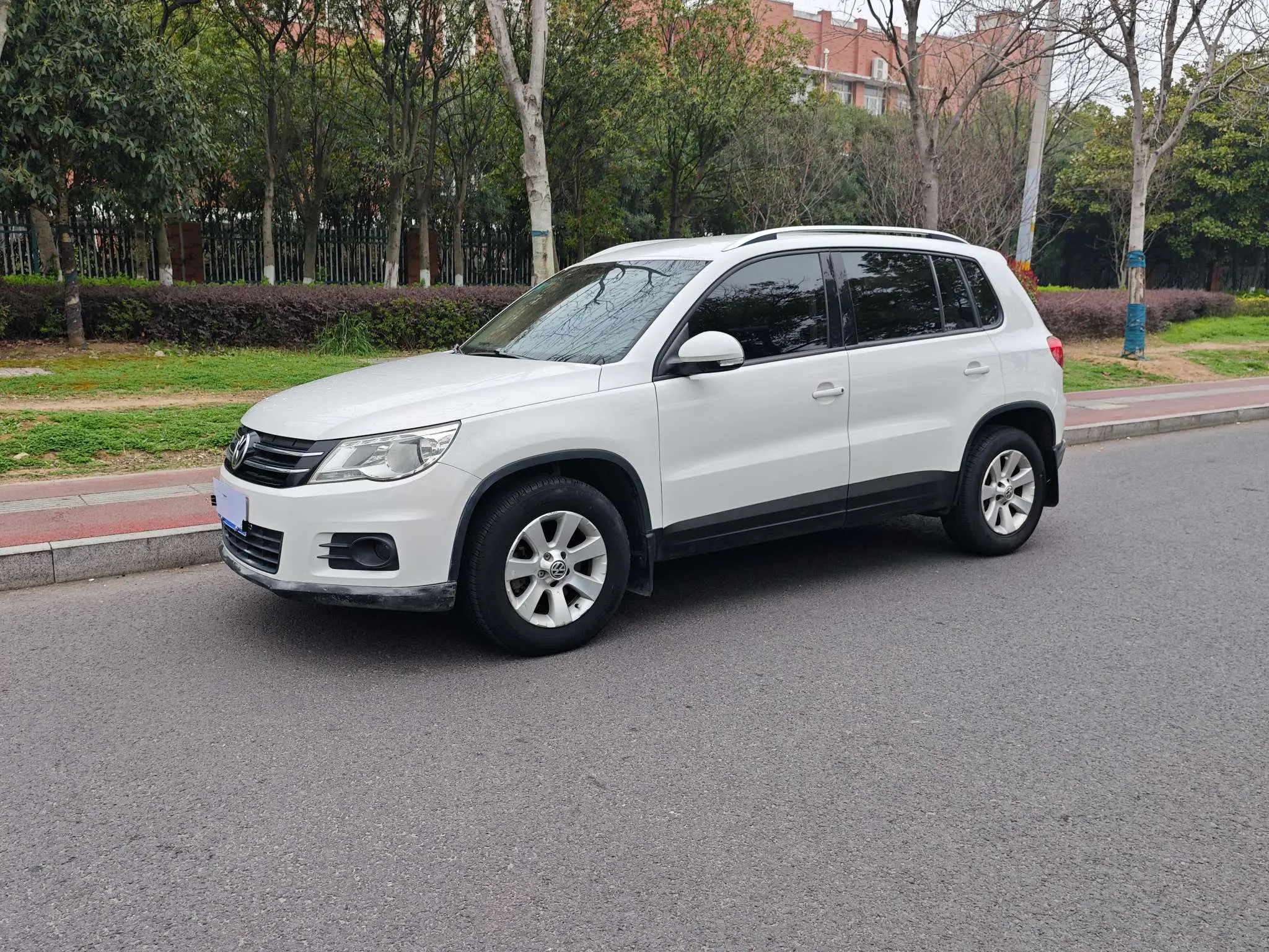 Volkswagen Tiguan (Tharu)