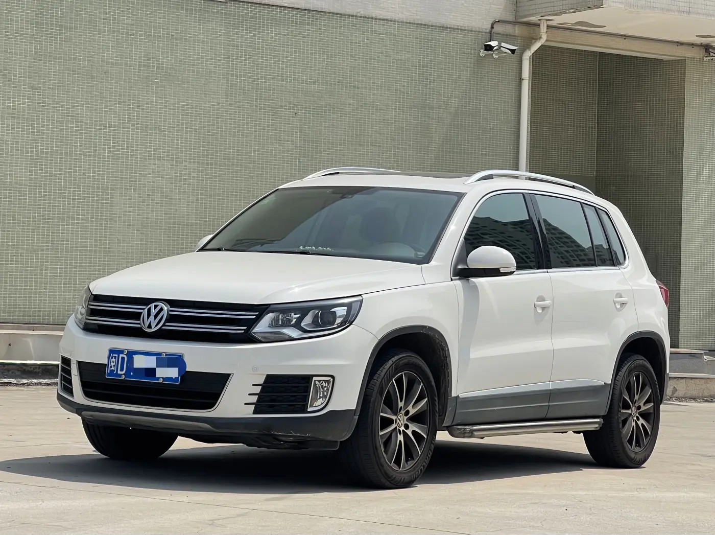 Volkswagen Tiguan (Tharu)