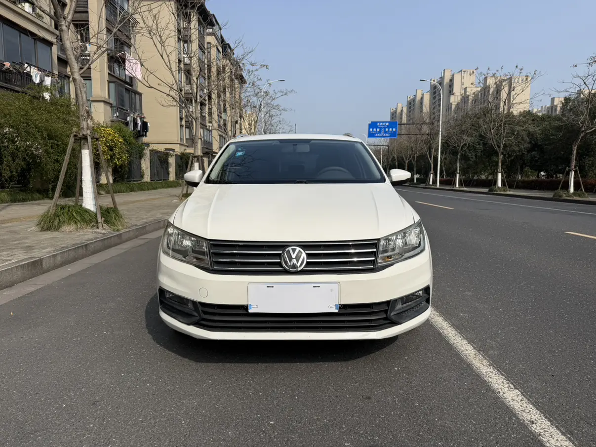 Volkswagen Santana  из Китая