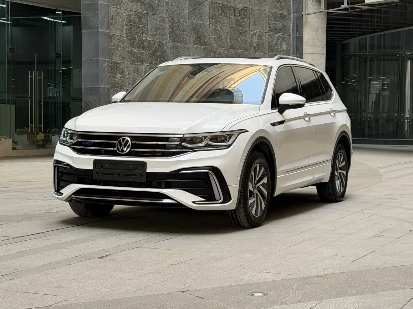 Volkswagen Tiguan L PHEV