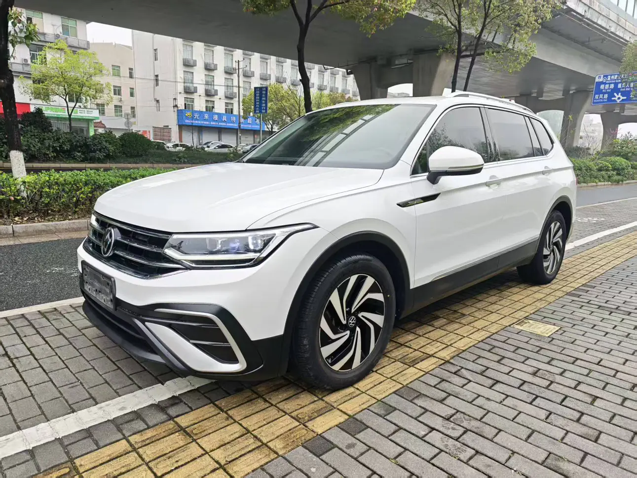 Volkswagen Tiguan L