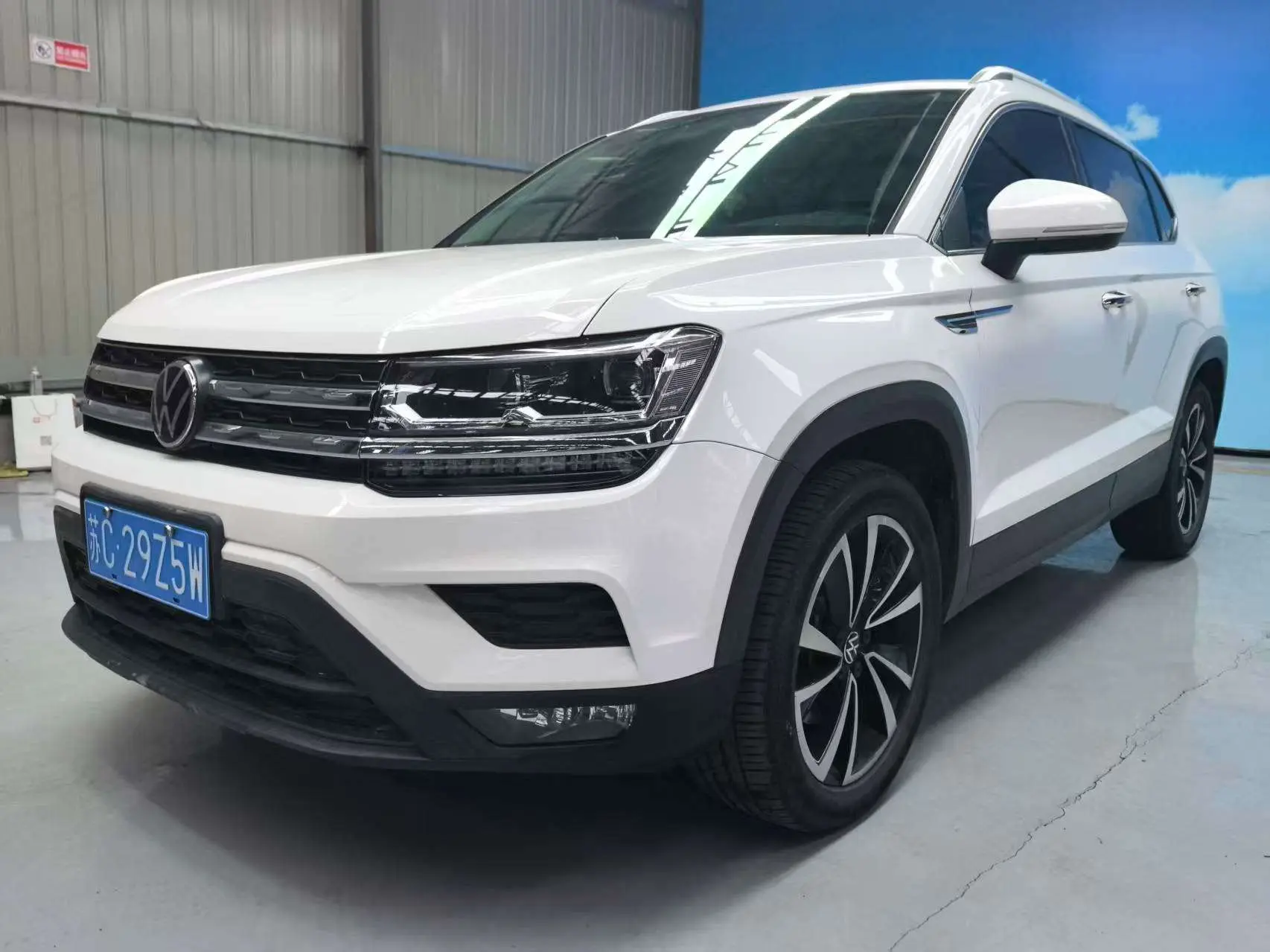 Volkswagen Tharu