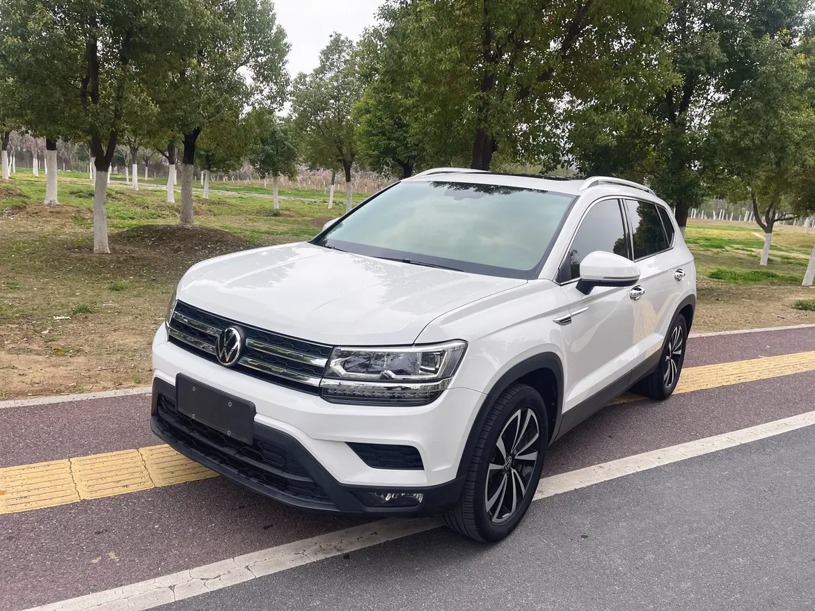 Volkswagen Tharu