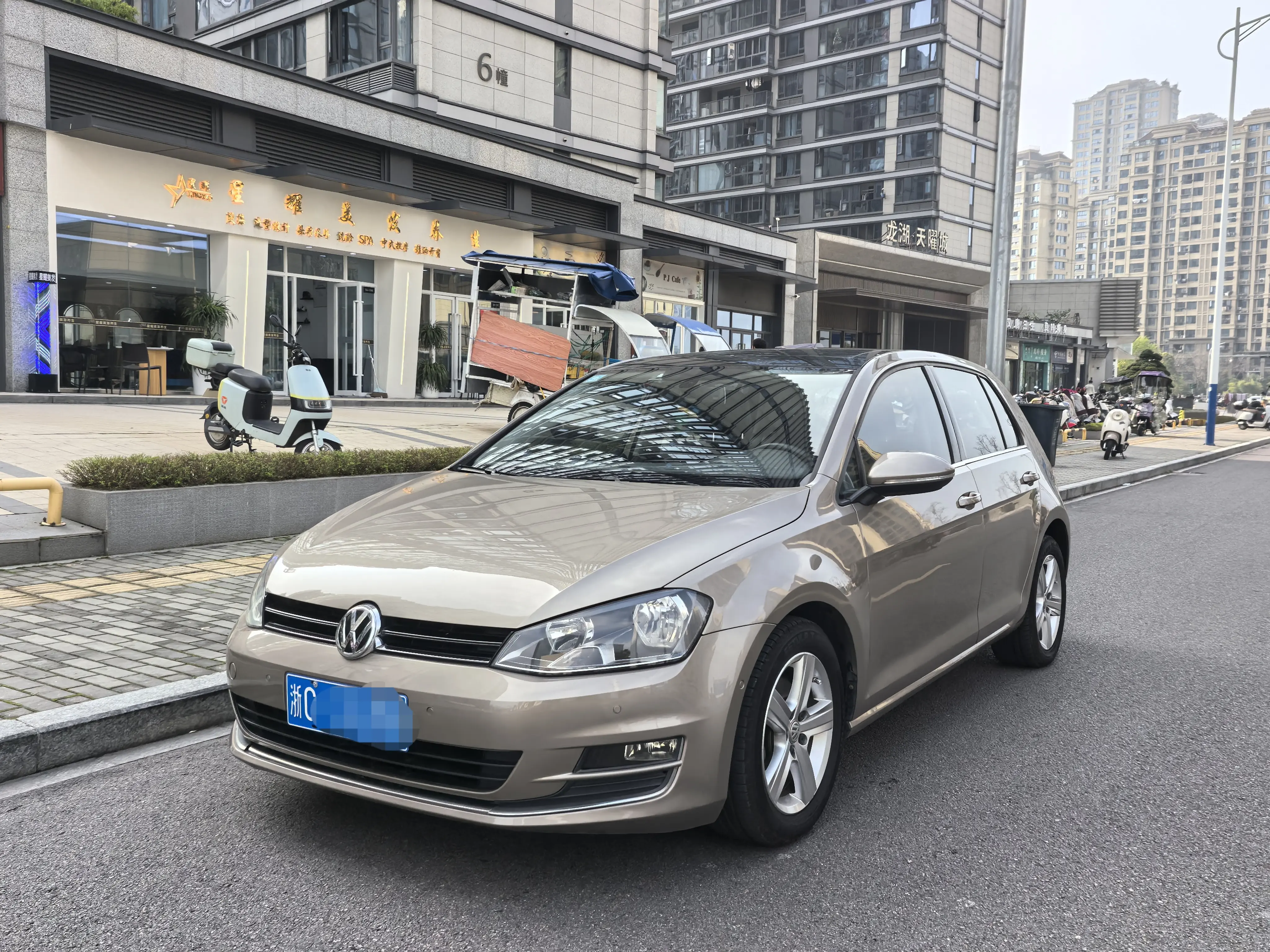Volkswagen Golf