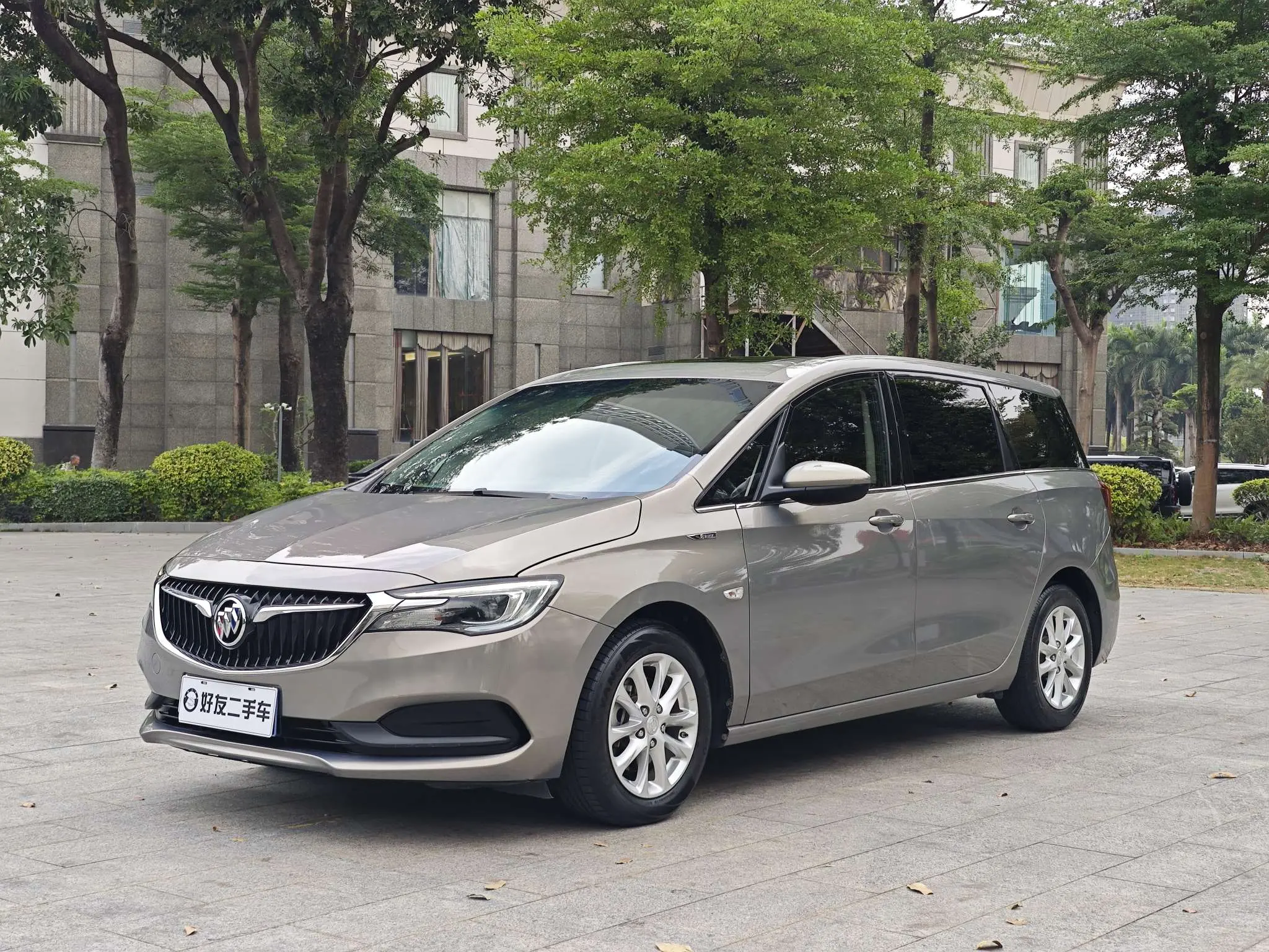 Buick GL6