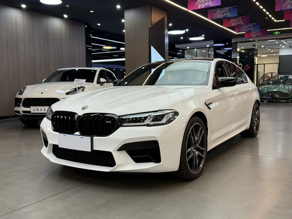 BMW M5  из Китая