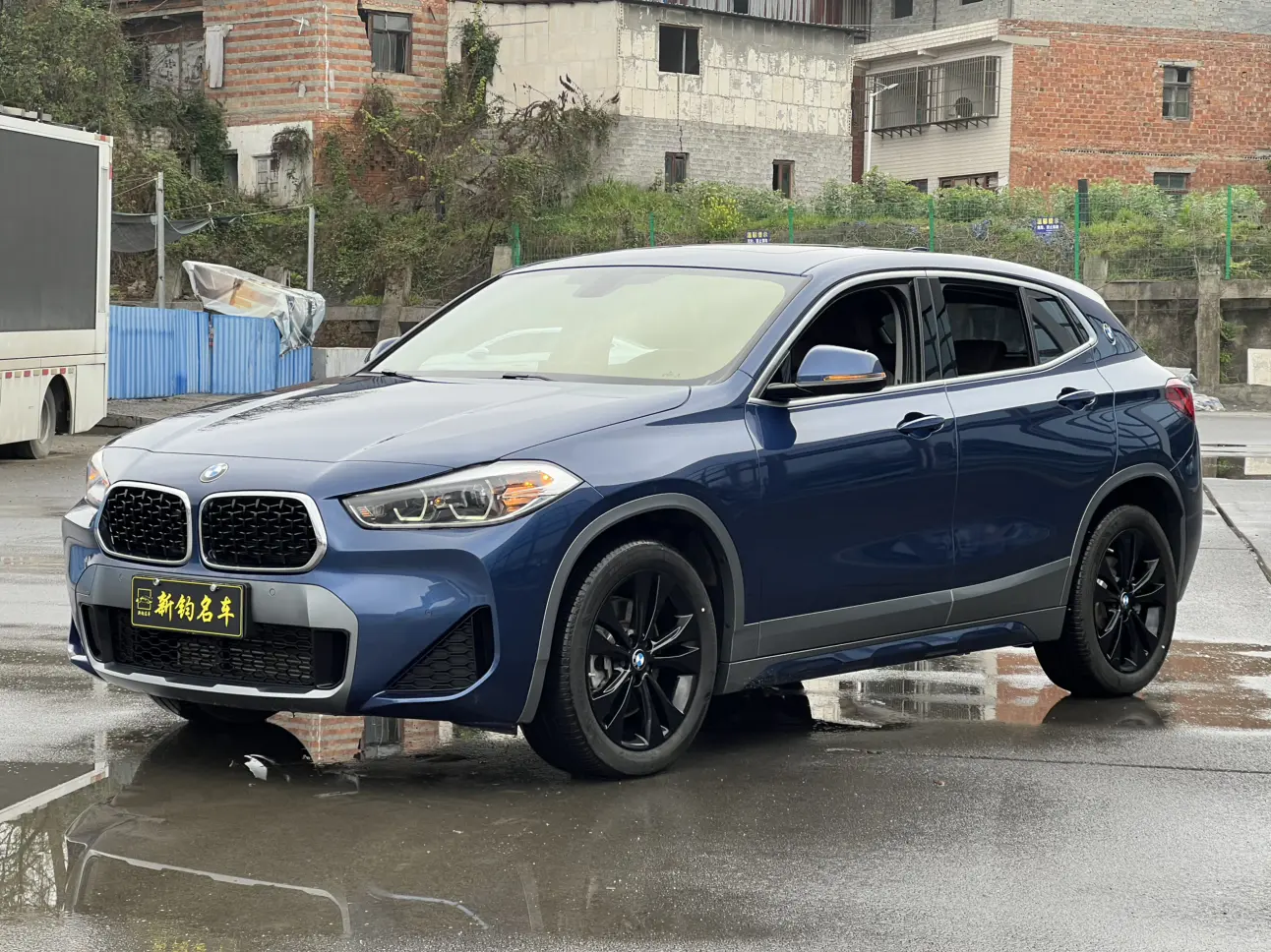 BMW X2