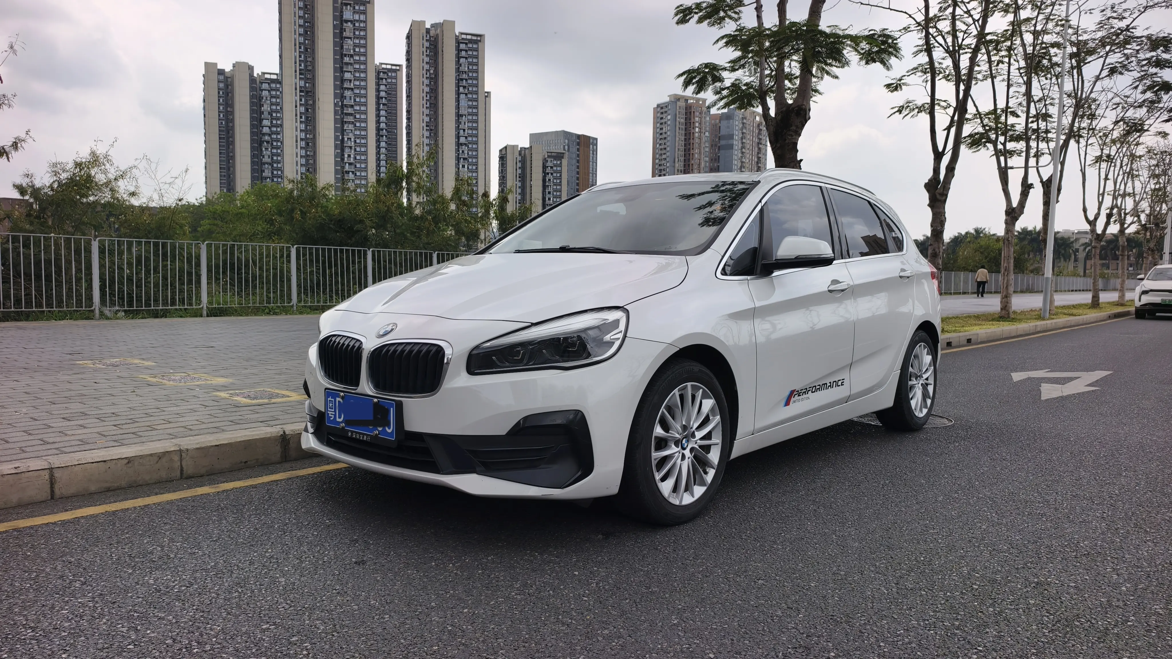 BMW 2 Series Active Tourer  из Китая